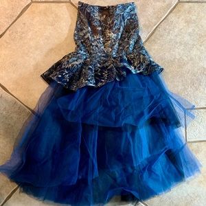 NWT BCBG Strapless Formal Dress Gorgeous Size 6